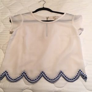 PLEATED TOP WITH BLUE DETAIL